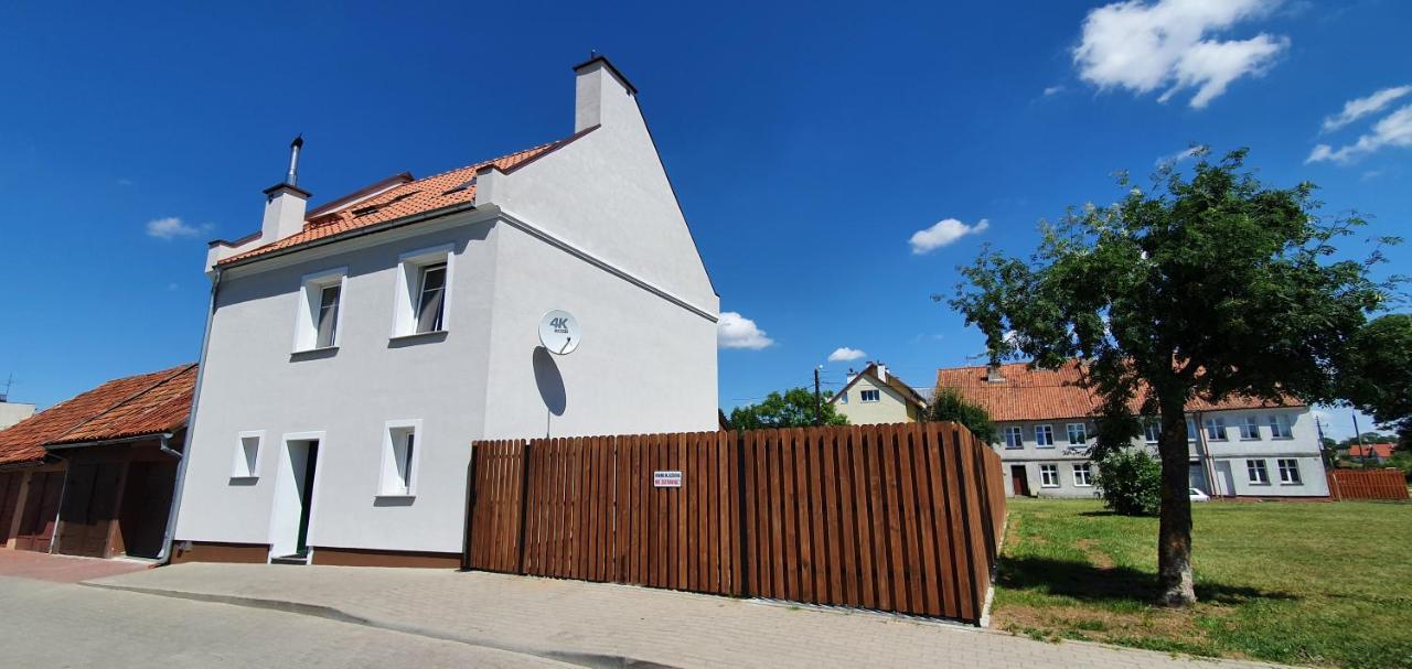 Dom W Miescie Reszel Villa Buitenkant foto