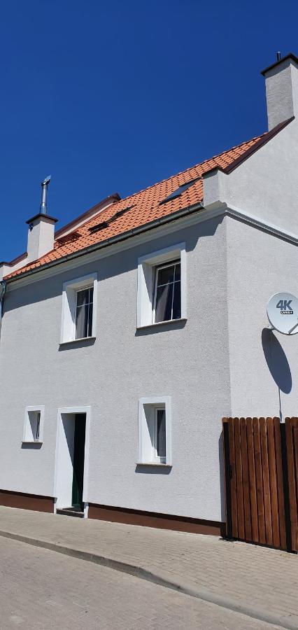 Dom W Miescie Reszel Villa Buitenkant foto